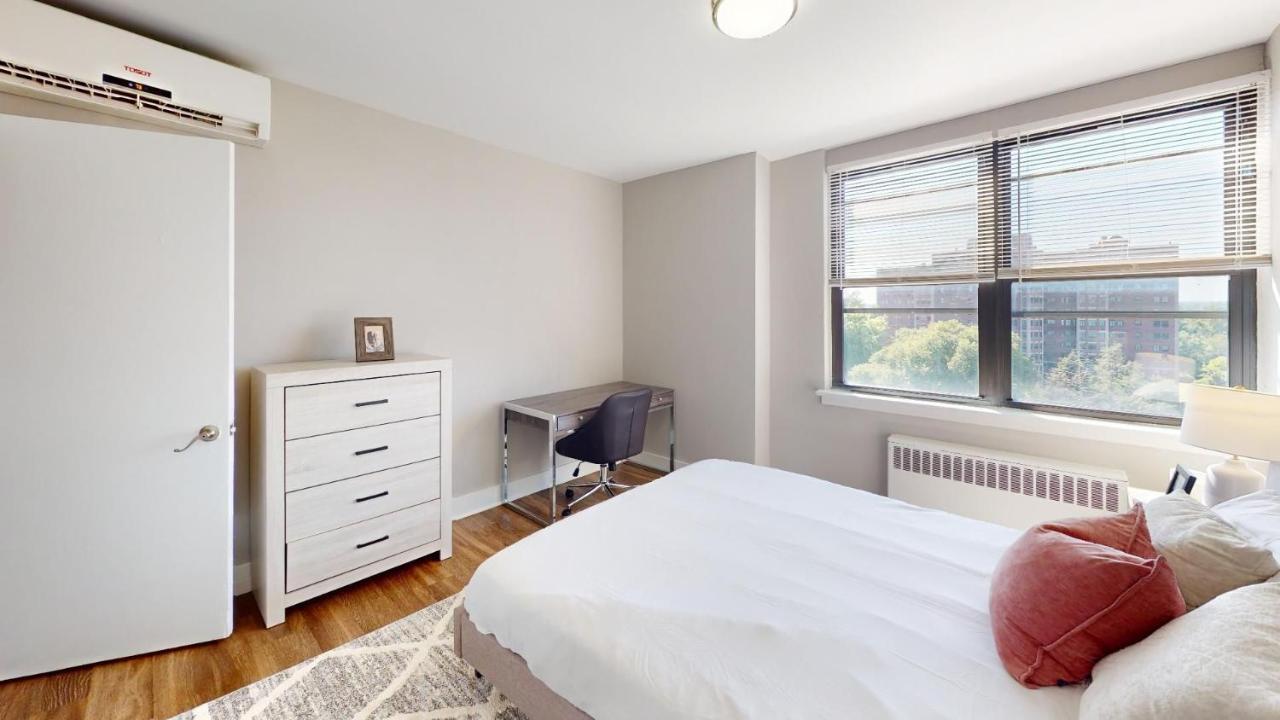 Avenue B846 2br, With A Pool, Gym, Parking Apartment Philadelphia