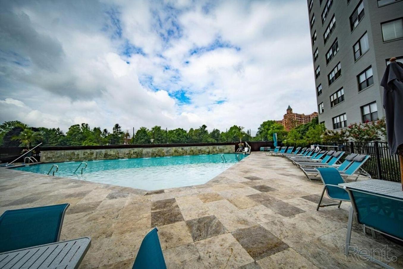 Avenue B846 2br, With A Pool, Gym, Parking Apartment *
