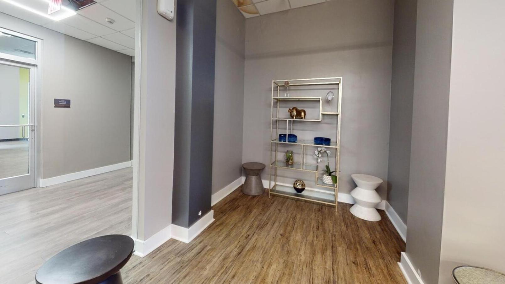 Avenue B846 2br, With A Pool, Gym, Parking Apartment *