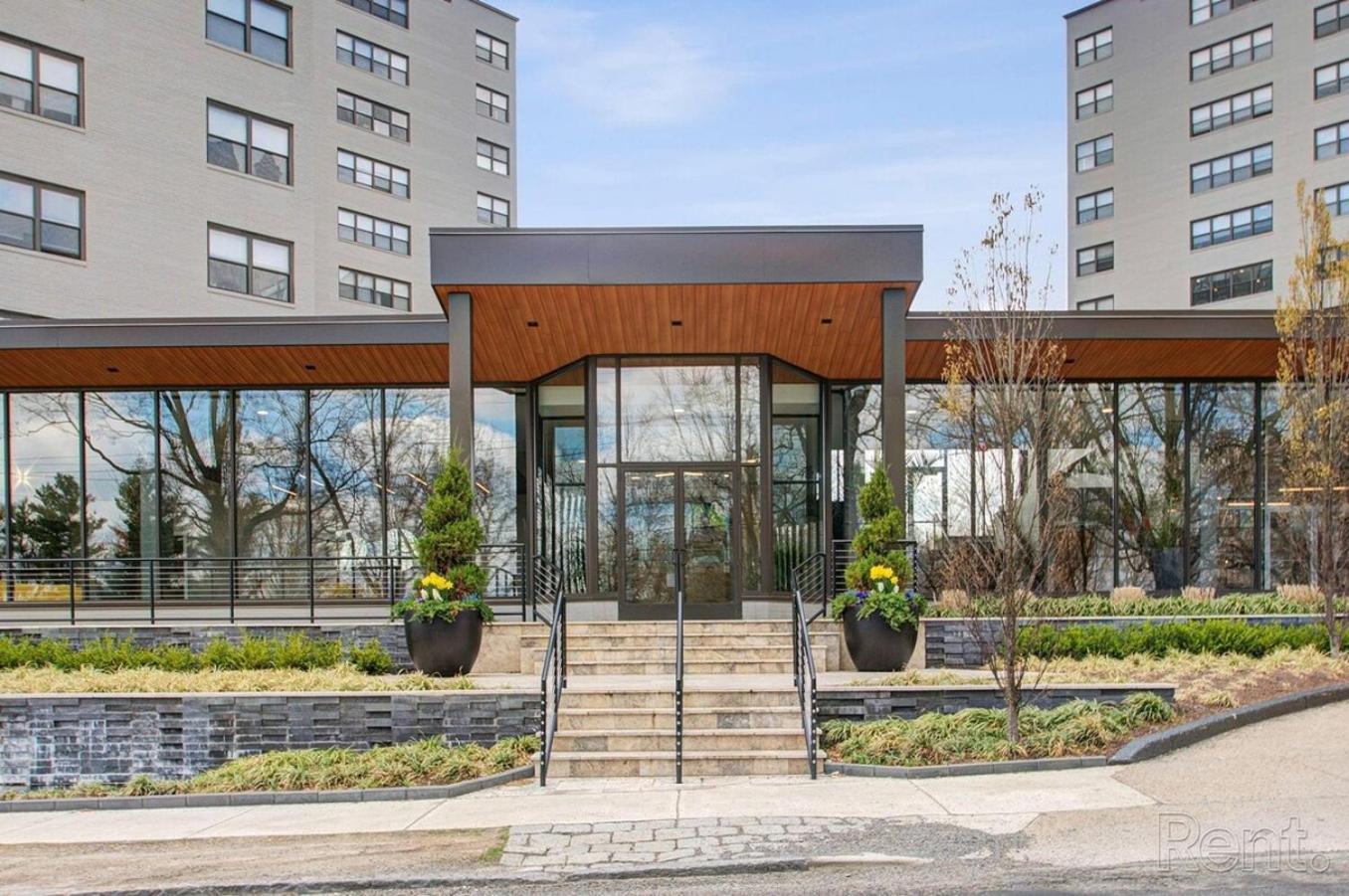 Apartment Avenue B846 2br, With A Pool, Gym, Parking *